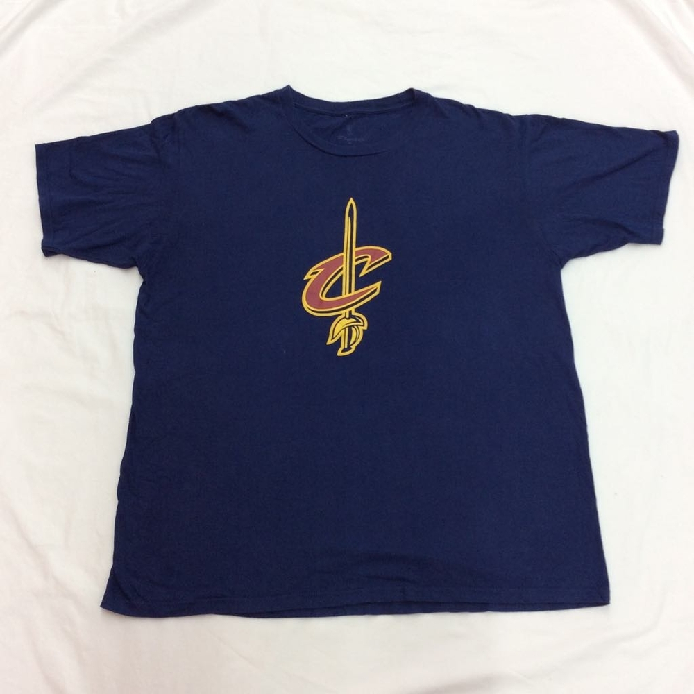 Fanatics Men's Blue Short Sleeve Cleveland Cavaliers LeBron James XL T-Shirt
